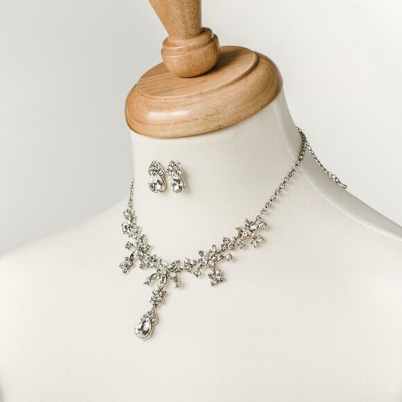 Crystal Bridal Necklace & Earring Set, Silver Floral design - Picture 2 of 5